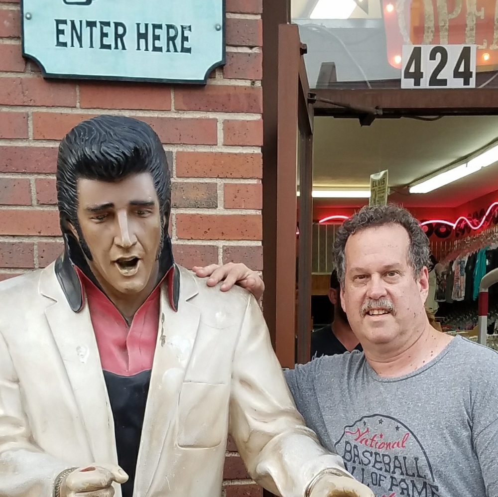 Meet your Posher, Mark